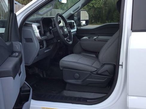 New 2026 Ford F550 4x4 Crew Cab Super Duty image 14