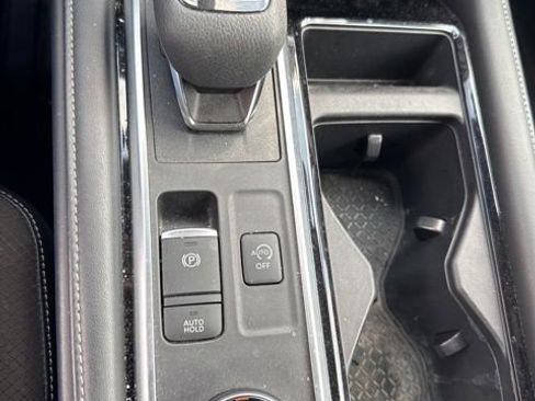 Used 2022 Nissan Pathfinder SL AWD/4WD image 21