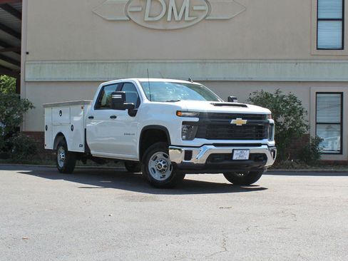 Used 2024 Chevrolet Silverado 2500 W/T w/ WT/CX Safety Package AWD/4WD image 4