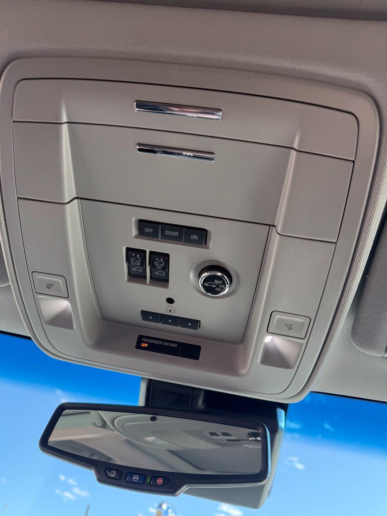 Used 2019 Chevrolet Tahoe Premier w/ Premier Plus Edition AWD/4WD image 23