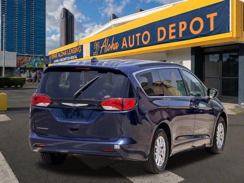 Used 2020 Chrysler Voyager LX FWD image 5