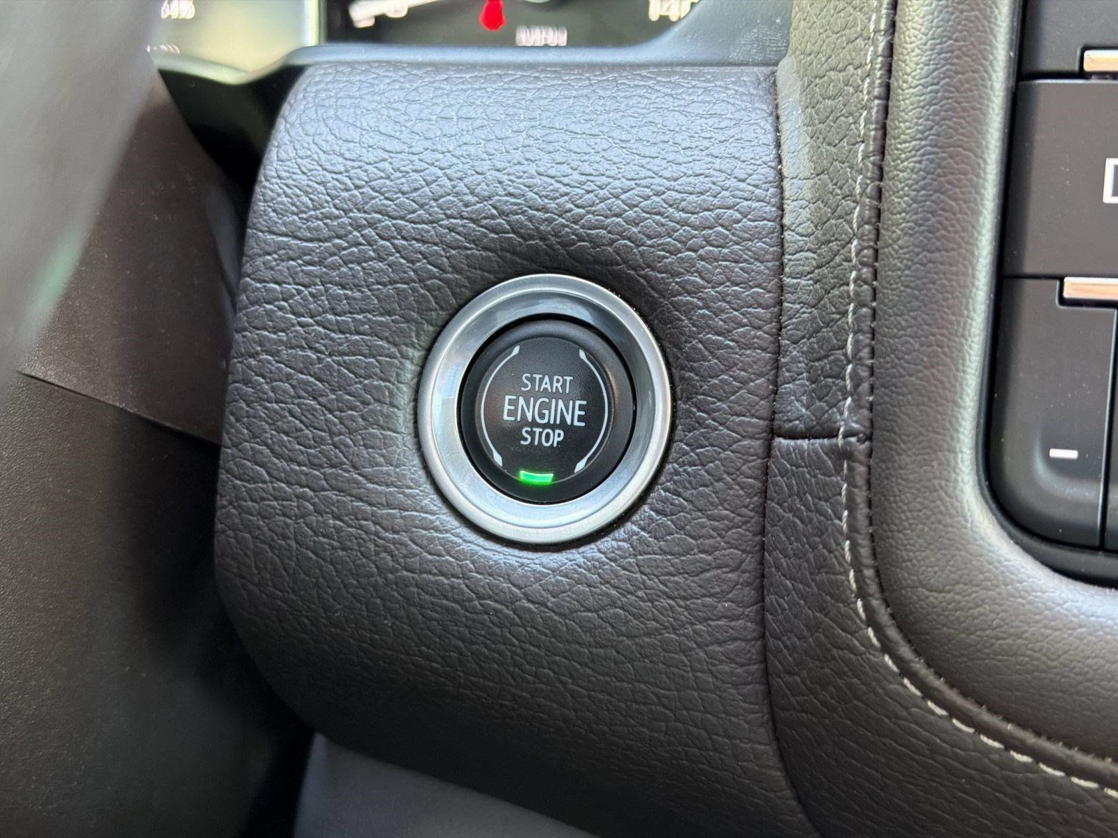 Used 2021 GMC Yukon Denali w/ Denali Ultimate Package AWD/4WD image 17