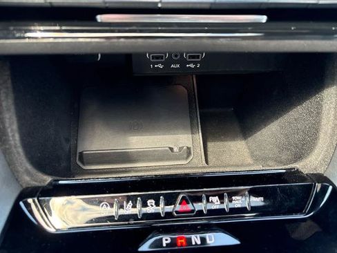 Used 2023 Jeep Wagoneer Series II AWD/4WD image 30