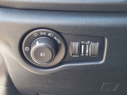 New 2026 Chrysler Pacifica Limited image 27