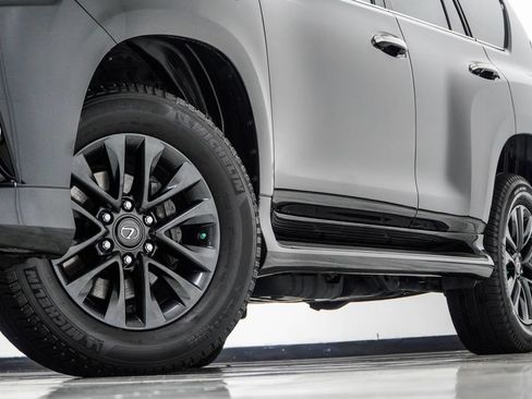 Used 2023 Lexus GX 460 Premium w/ Premium Package AWD/4WD image 3