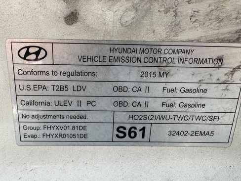 Used 2015 Hyundai Elantra SE image 19