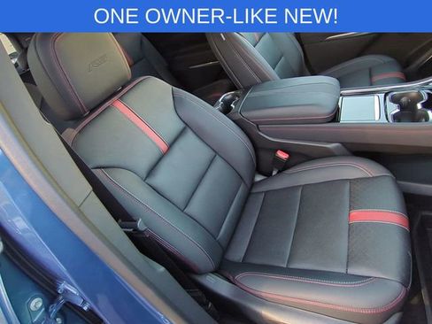 Used 2025 Chevrolet Traverse RS image 40