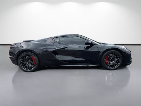 Used 2024 Chevrolet Corvette Z06 w/ Stealth Interior Trim Package RWD image 6