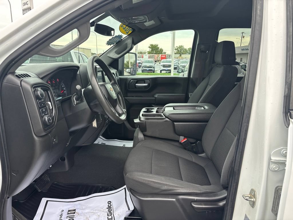 Used 2023 Chevrolet Silverado 2500 Custom w/ Custom Convenience Package AWD/4WD image 18