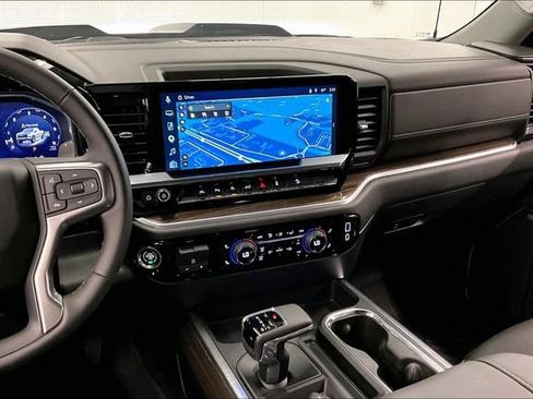 Used 2026 Chevrolet Silverado 1500 LT Trail Boss w/ LT Trail Boss Premium Package AWD/4WD image 7