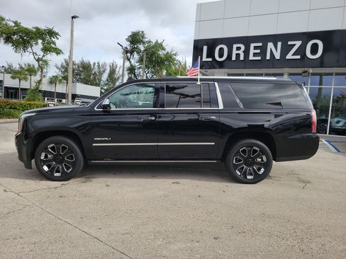 Used 2019 GMC Yukon XL Denali w/ Denali Ultimate Package RWD image 8