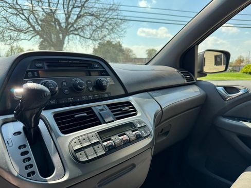 Used 2010 Honda Odyssey EX-L image 19