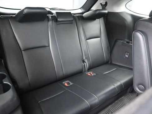 Used 2021 Toyota Highlander Platinum image 17