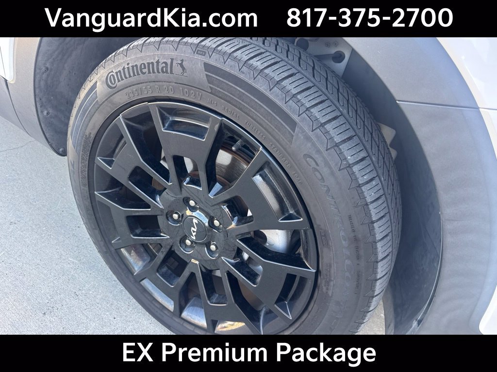Certified 2022 Kia Telluride EX w/ EX Premium Package AWD/4WD image 5