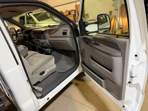 Used 1999 Ford F350 4x4 Regular Cab DRW Super Duty image 31