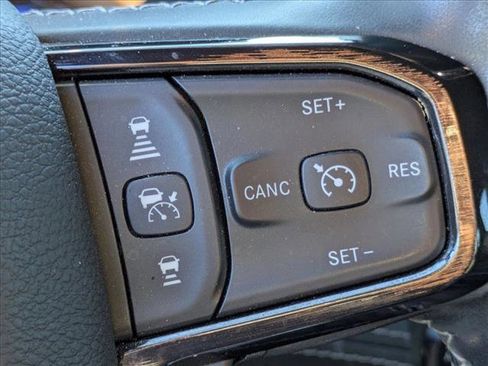 Used 2022 RAM 1500 Limited AWD/4WD image 15