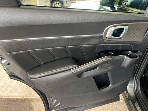 Certified 2022 Kia Sorento SX AWD/4WD image 11