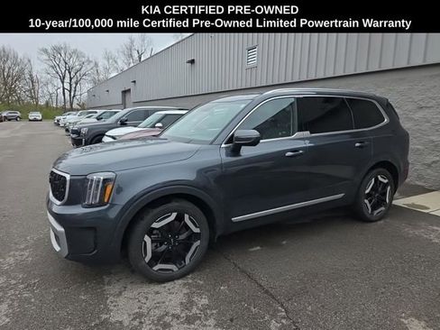 Used 2023 Kia Telluride EX w/ EX Captain's Chair Package image 3