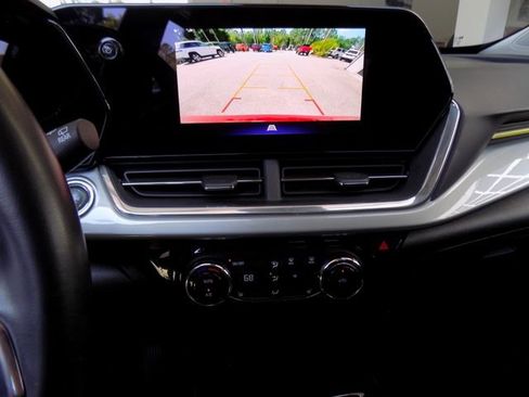 Used 2024 Chevrolet Trax LT w/ Driver Confidence Package FWD image 18