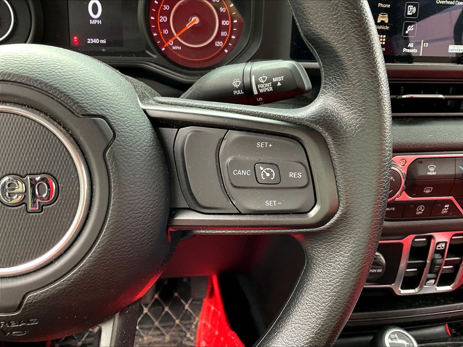 Used 2025 Jeep Gladiator Sport AWD/4WD image 13