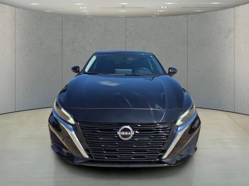 Used 2024 Nissan Altima 2.5 SV w/ SV Premium Package FWD image 8