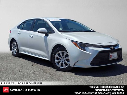 Certified 2026 Toyota Corolla LE FWD image 1