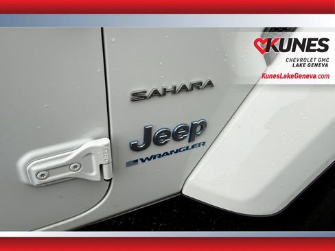 Used 2024 Jeep Wrangler Unlimited Sahara AWD/4WD image 45