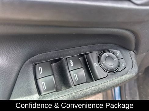 Used 2019 Chevrolet Equinox LT w/ Sun & Navigation Package FWD image 10
