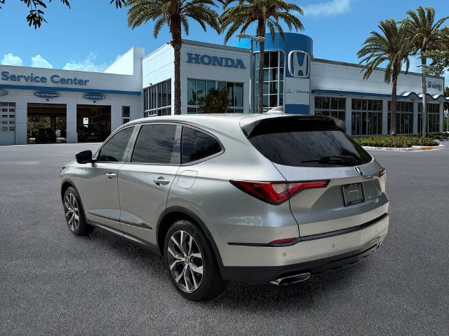 Used 2023 Acura MDX w/ Technology Package FWD image 6