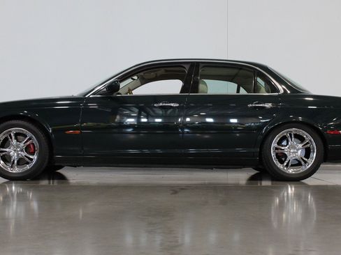 Used 2004 Jaguar XJ8 RWD image 35