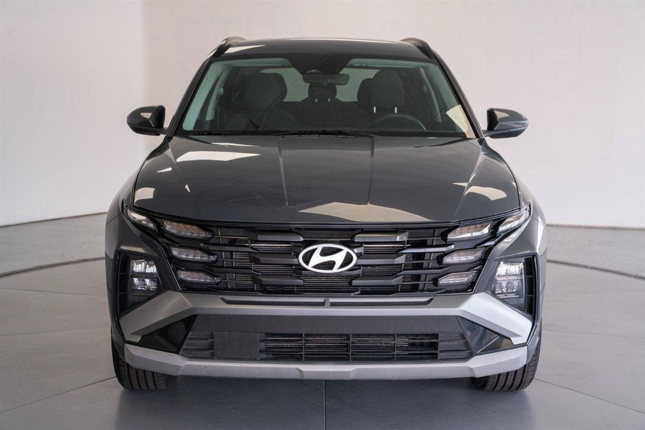Used 2025 Hyundai Tucson SEL FWD image 2