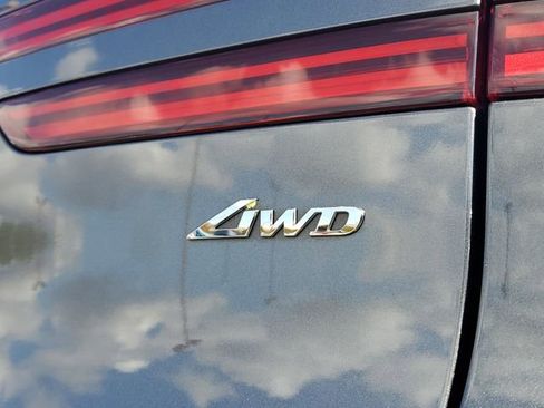 Used 2022 Genesis GV70 2.5T w/ Select Package image 7