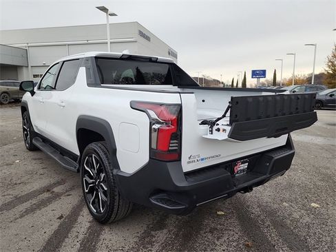 Used 2025 Chevrolet Silverado EV LT image 6
