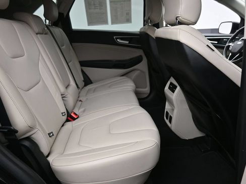 Used 2019 Ford Edge Titanium AWD/4WD image 10