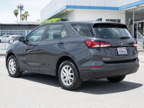 Used 2022 Chevrolet Equinox LS FWD image 6