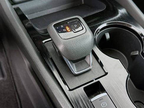 Used 2023 Nissan Rogue S image 24