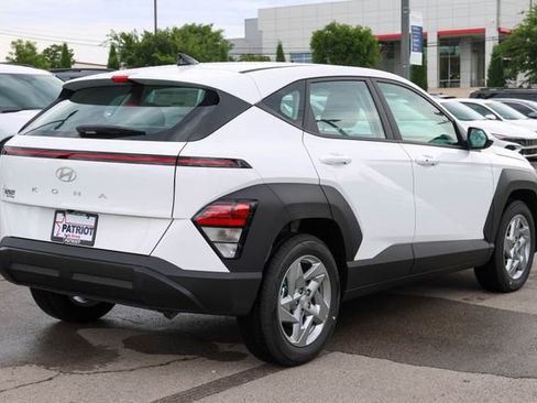 New 2026 Hyundai Kona SE FWD image 3
