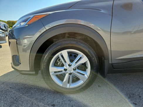 New 2025 Nissan Kicks Play S image 37