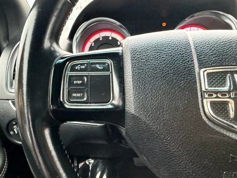 Used 2017 Dodge Grand Caravan SE image 18