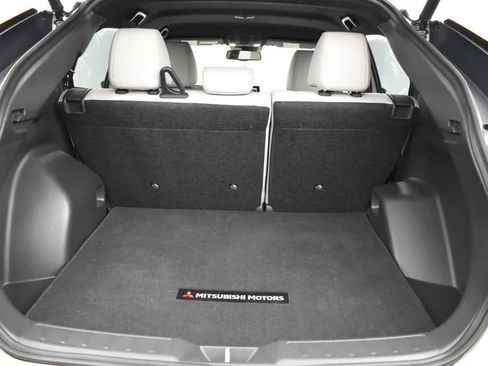 Used 2025 Mitsubishi Eclipse Cross SEL image 16
