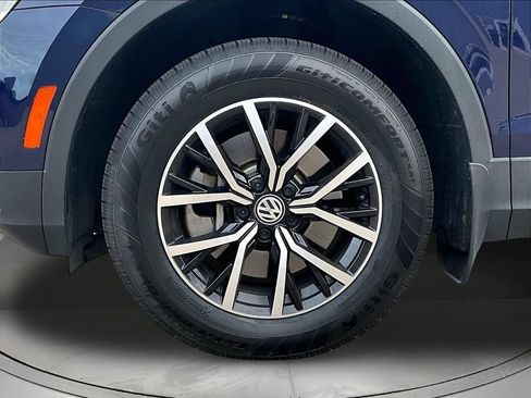 Used 2021 Volkswagen Tiguan SE AWD/4WD image 36