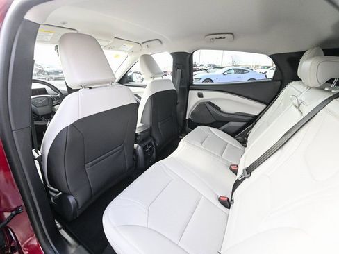 Certified 2025 Ford Mustang Mach-E Premium image 21