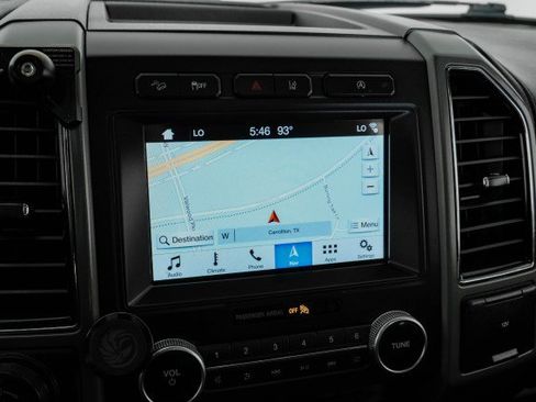 Used 2018 Ford Expedition XLT w/ Equipment Group 202A AWD/4WD image 21
