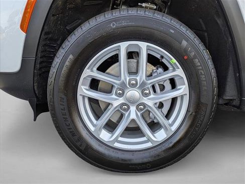 New 2025 Jeep Grand Cherokee Laredo X w/ Luxury Tech Group I image 9