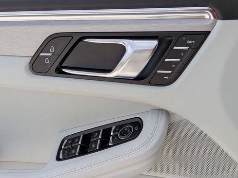 New 2026 Porsche Macan S AWD/4WD image 15
