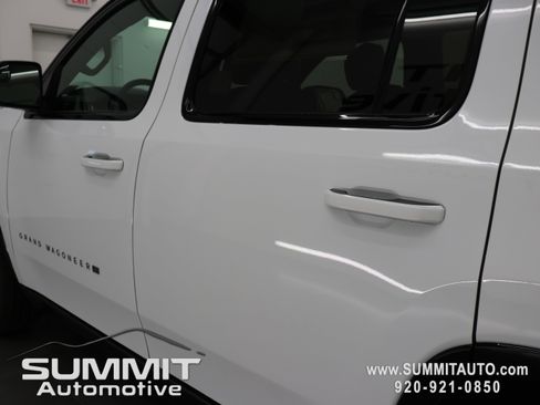 New 2026 Jeep Grand Wagoneer Summit AWD/4WD image 39