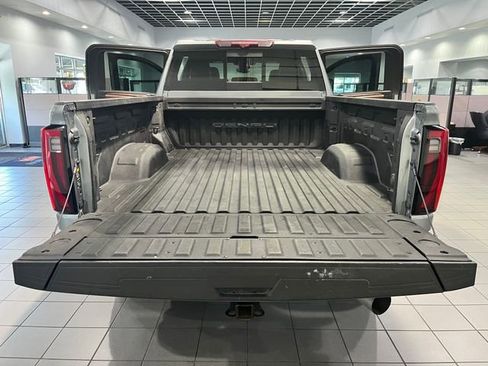 Used 2024 GMC Sierra 2500 Denali Ultimate AWD/4WD image 10