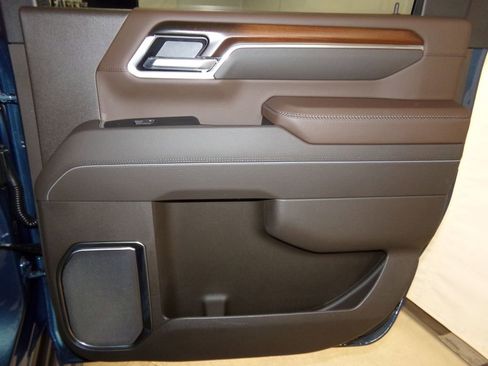 New 2025 GMC Sierra 2500 Denali w/ Technology Package image 9