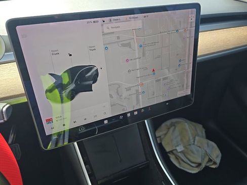Used 2021 Tesla Model Y Long Range AWD/4WD image 9