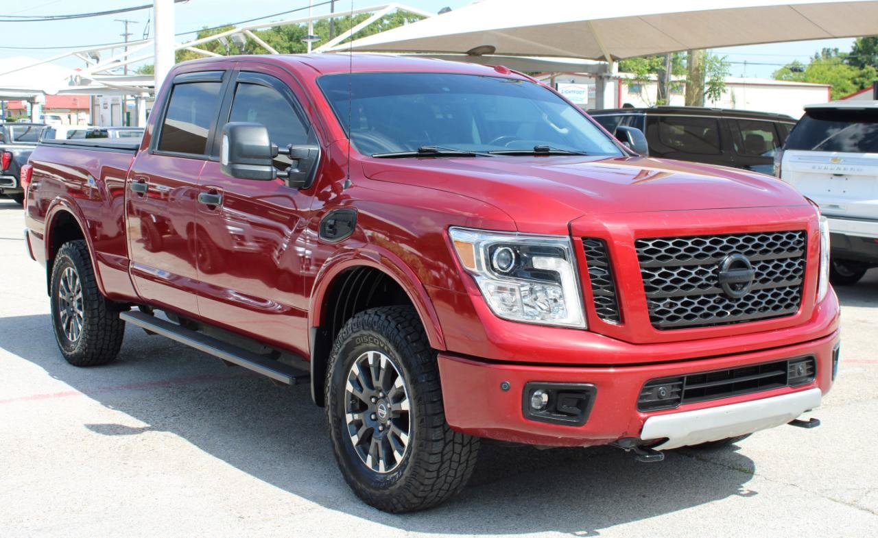 Used 2019 Nissan Titan PRO-4X w/ Pro-4x Convenience Package AWD/4WD image 2